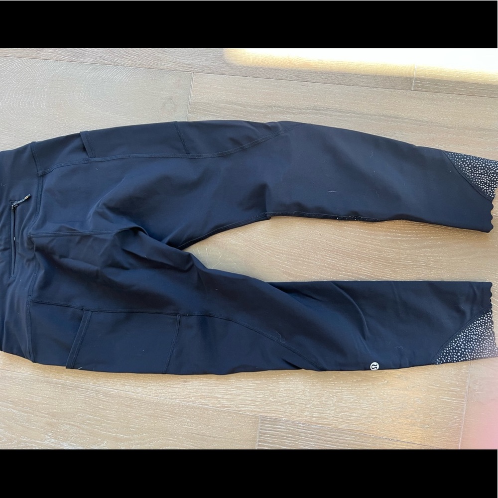 Black Lululemon pants don’t know the type just the brand
